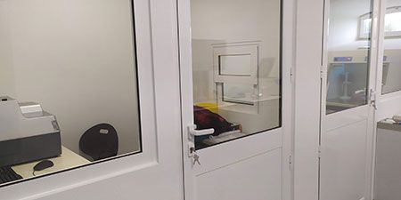 Novo laboratório de Biologia Molecular: montagem e formação